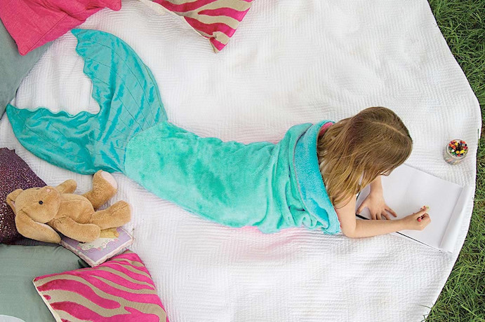 Mermaid gifts: Awesome mermaid tail blanket for kids from BlankieTails