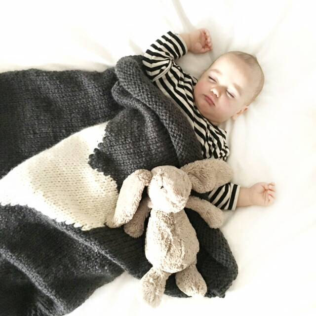 Valentine's Day gifts for babies: Hand Knit Heart Baby Blanket by Hayden Ella Handcraft