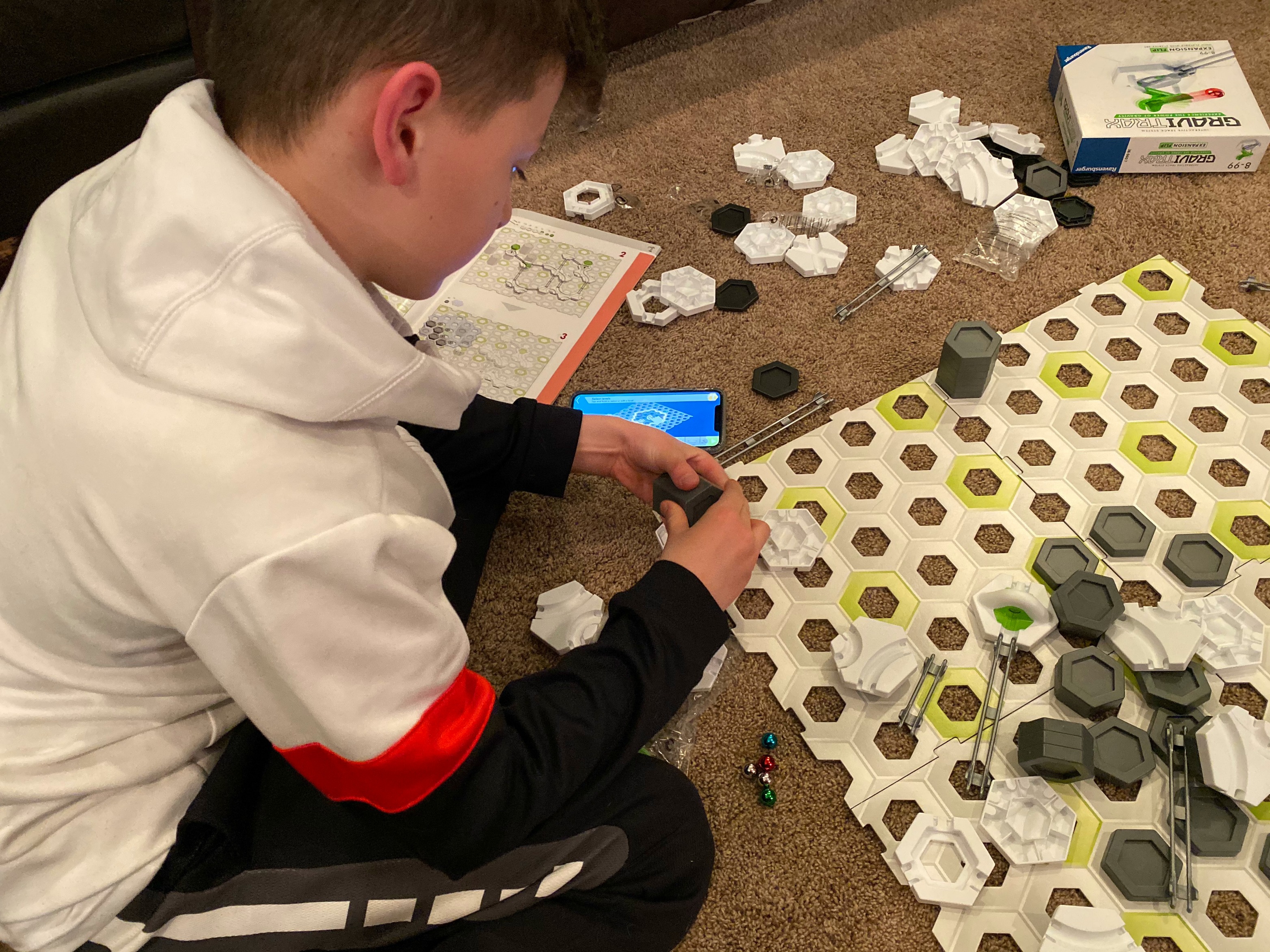 Build your own marble track with Gravitrax | Sponsor