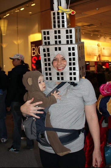 Halloween costume for baby: King Kong at 1337 Mom