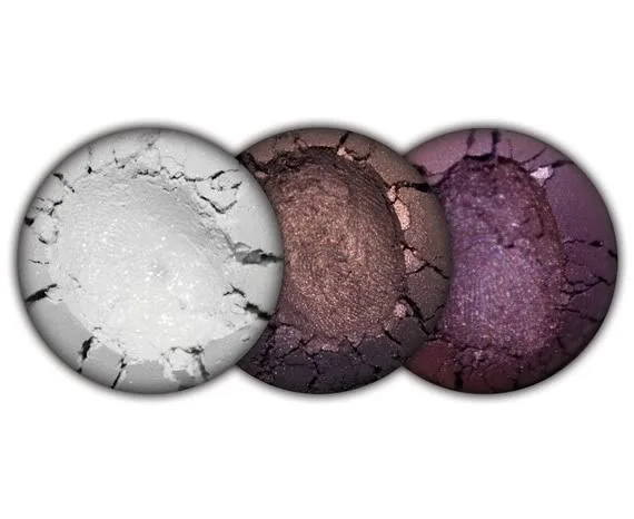 When stylish eyes are smiling - the joys of mineral makeup