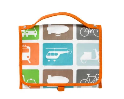 5 stylish must-haves for traveling with kids