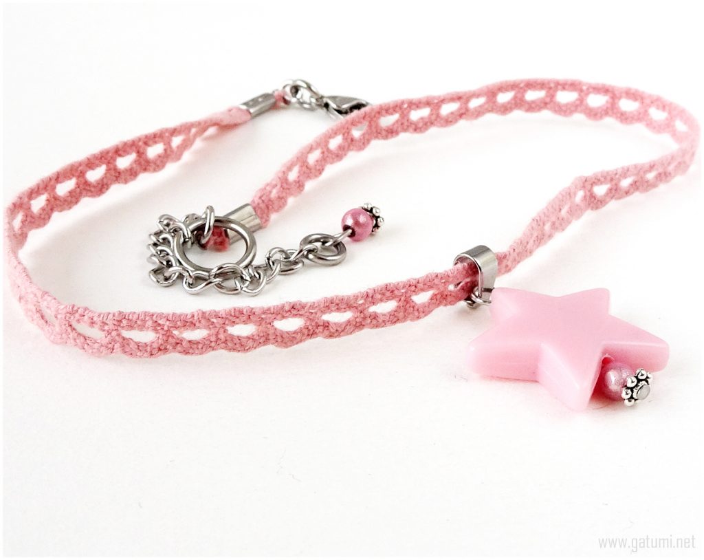 Kawaii pink lace star choker: Cool kids' Christmas stocking ideas