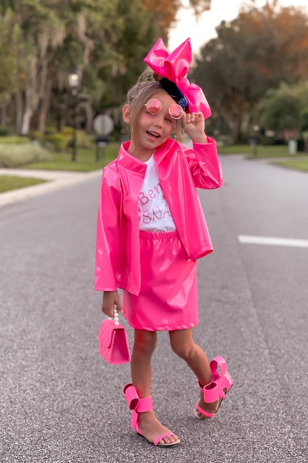 Elle Woods Halloween costume: Pop Culture costume ideas for kids | via Fancy Schmancy Baby