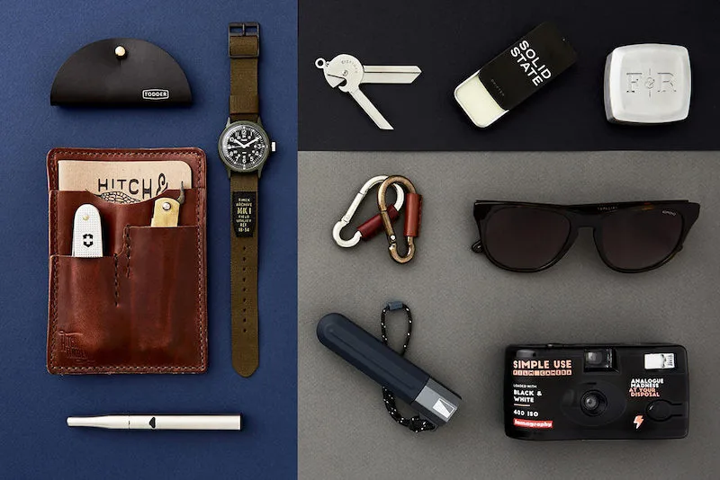 Cool subscription gifts for men: Breo box is a great subscription for the tech geek in your life.
