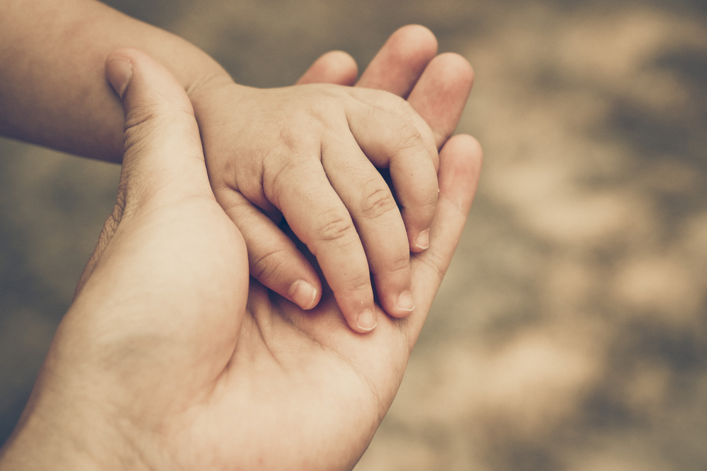 How to talk to kids about tragedy: Great list of the best resources online | CoolMomPicks.com