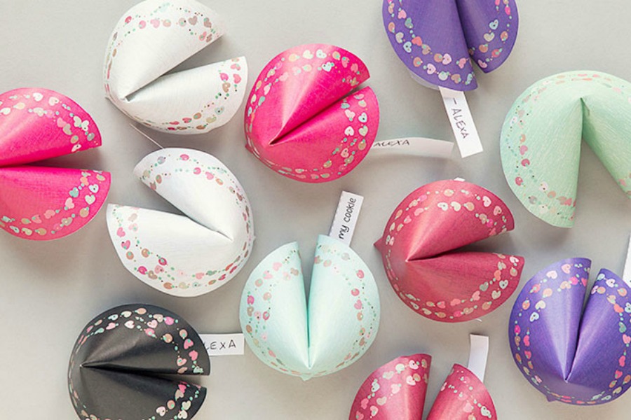 Last-minute Valentine's Day gifts: Free Printable Valentine's Day Fortune Cookies by Everymine