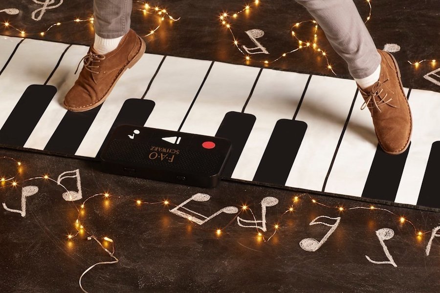 FAO Schwartz is back, just in time for the holidays!