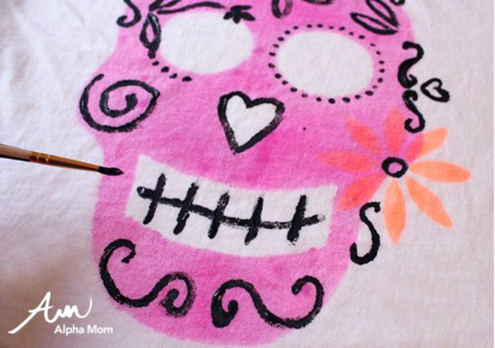 Sugar skull crafts | sugar skull T-shirt from Alpha Mom