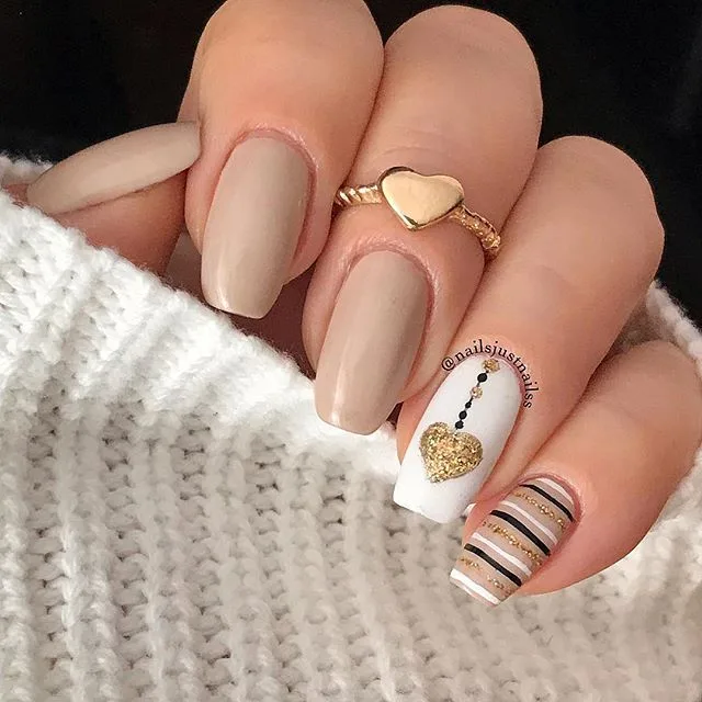 Fun Valentine's Day nails for kids: Simple hearts at Deedee's Beadies