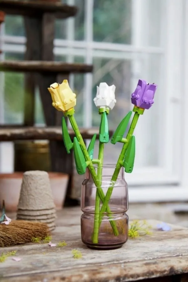 Pretty LEGO Tulips kit makes a great Easter gift for under $10
