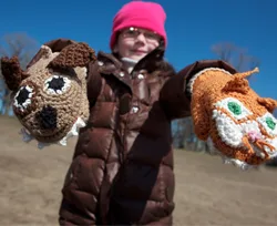 Kid mittens that war with each other instead of you