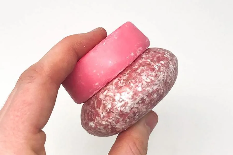 We tried The Earthling Co.'s bar shampoo. Here's what we thought.
