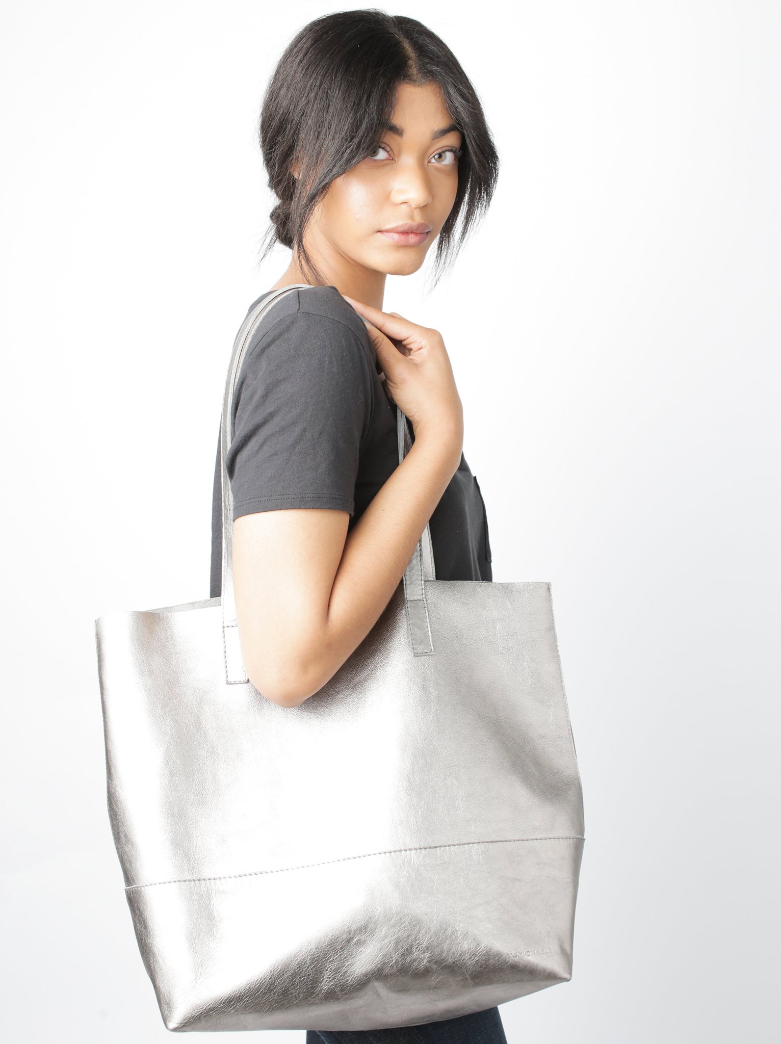 New mom gifts: Mamuye leather tote | ABLE 