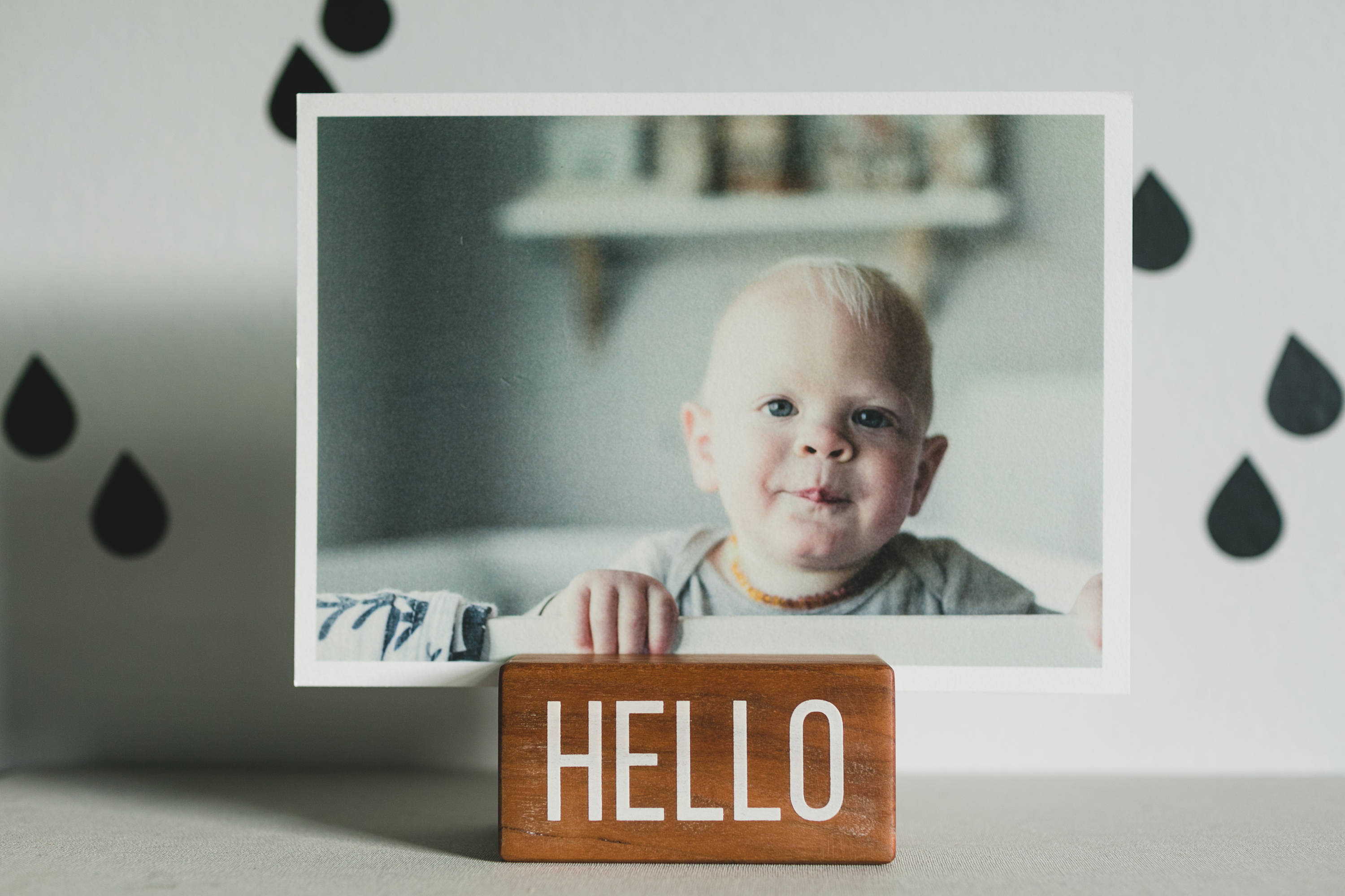 Cool affordable gifts under $15: wooden photo print holder