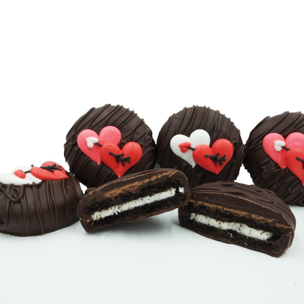 Creative Valentine's gift ideas: Valentine's Heart Chocolate-Dipped Oreos from Philadelphia Candies