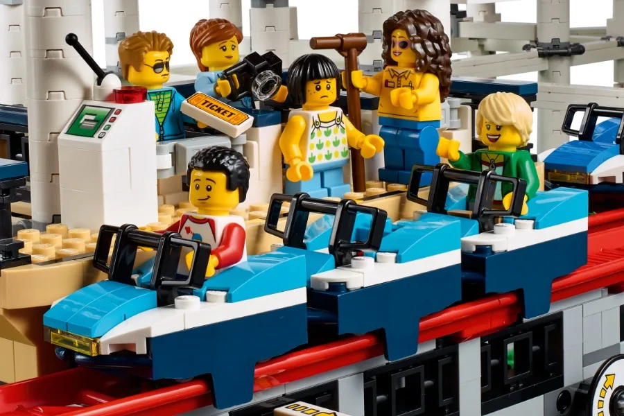 The new LEGO Expert Builders Roller Coaster set is amazing!