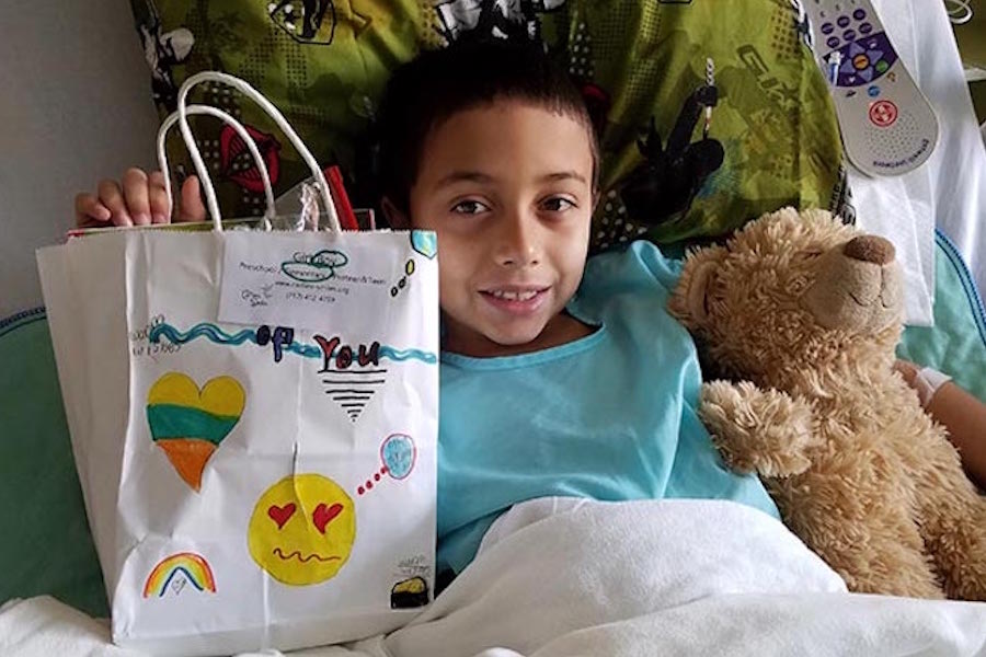 Donate holiday cards to kids in need: Caitlin's Smiles puts together "Bags of Smiles" for kid patients