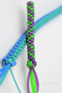 Coolest lanyard patterns: How to make a lanyard box stitch, via So I Make Stuff
