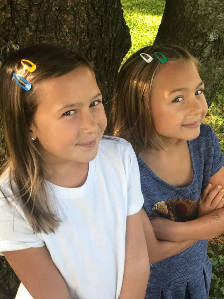 8 subtle ways for kids to show their team spirit: Color coordinated barrettes
