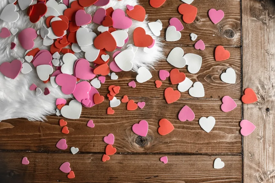 A collection of printable bilingual Valentine's available online