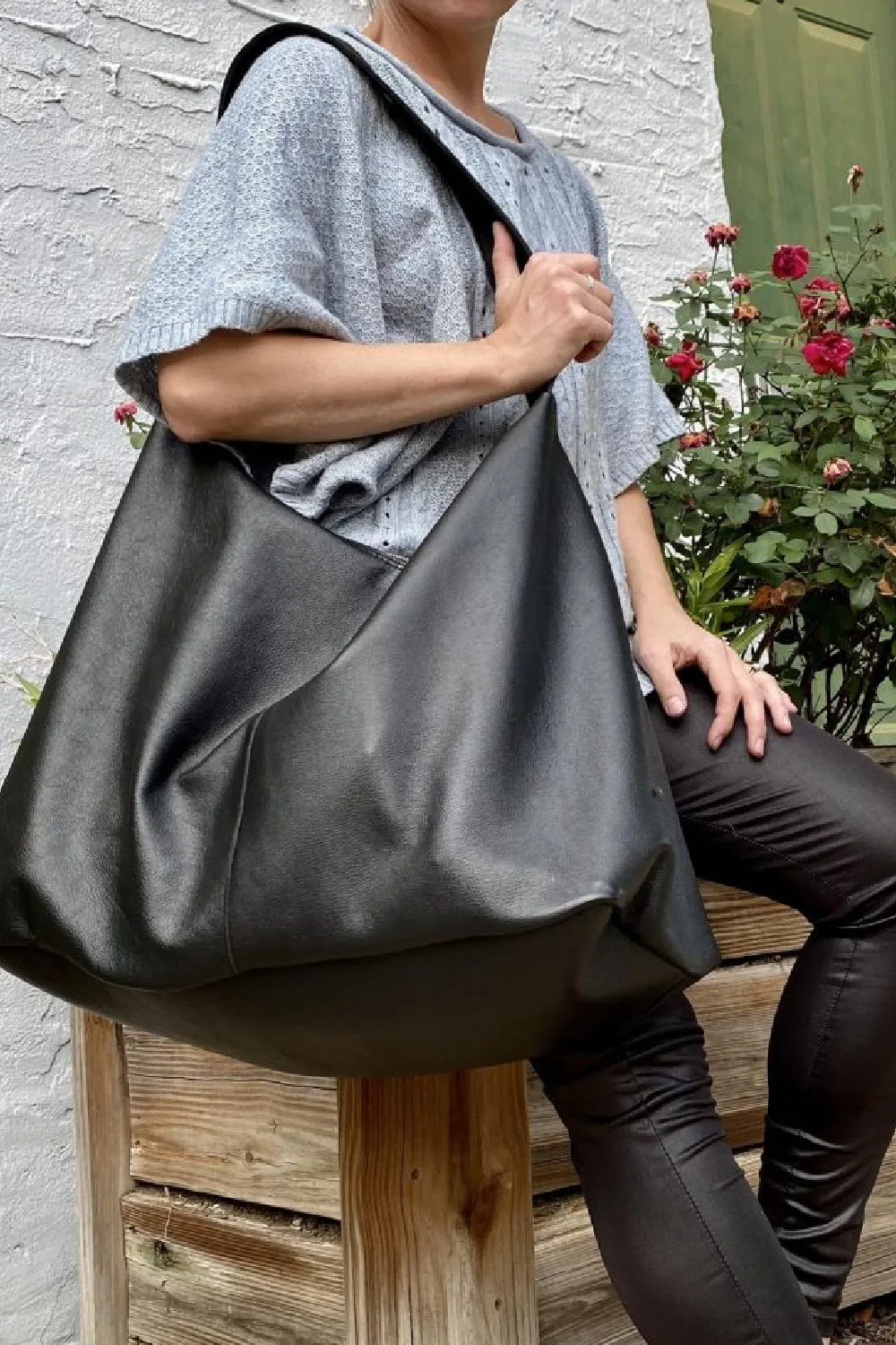 Oversized bags for spring and summer 2022: Gorgeous leather tote from Urban Artisan Boutique