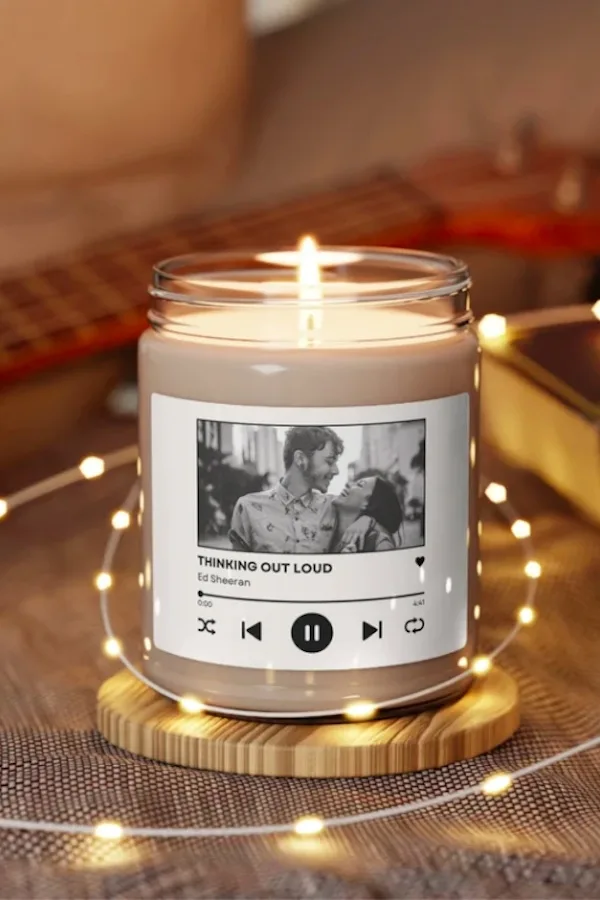 Best Valentine's Gifts from Etsy for Adults: Autumn & Jade's custom song candle
