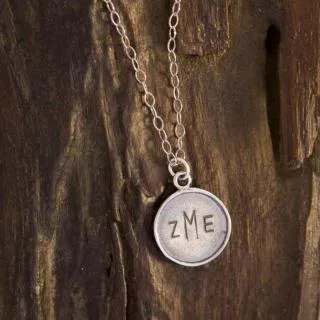 This is how to wear a monogram