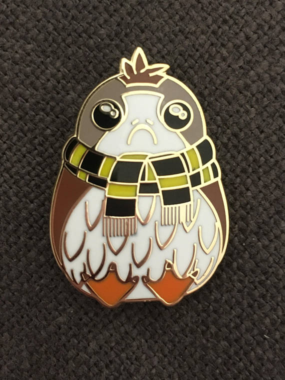 Hogswarts porg pin for all houses | UtinniBikini on Etsy