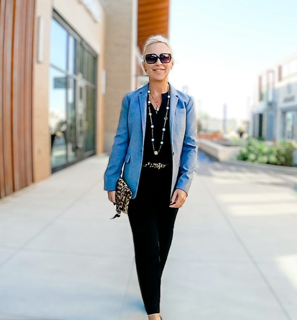 10 absolutely fabulous over-40 influencers to follow: Valarie @midlifeposhcloset 