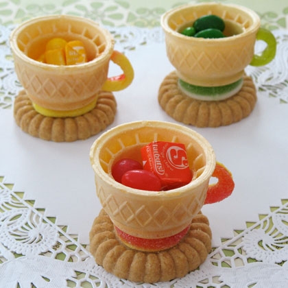 Alice in Wonderland party edible teacups - spoonful | Cool Mom PIcks