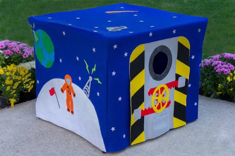 Cool moon toys and gifts for kids: Playmobil Mission Rocket