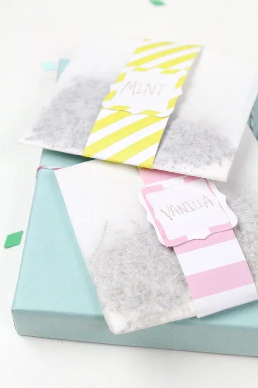 DIY Mother's Day gifts: DIY Bath Sachets by Sugar and Cloth