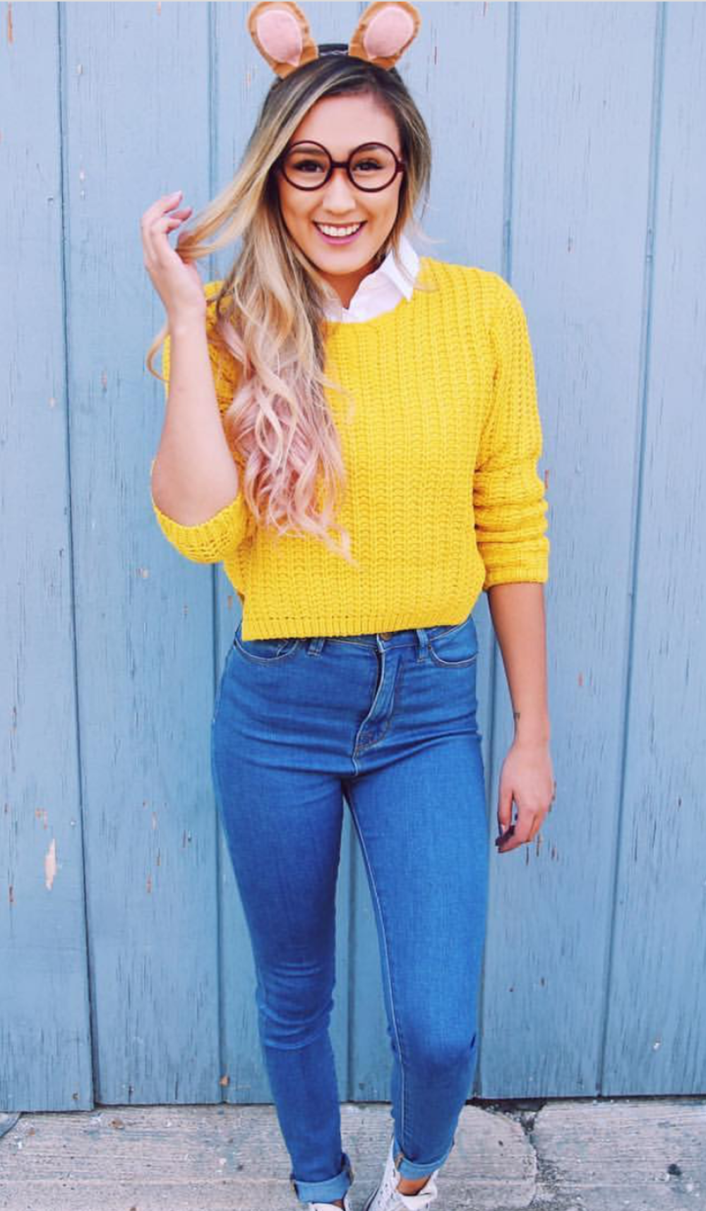 Last-minute Halloween costumes for moms: Arthur at LaurDIY