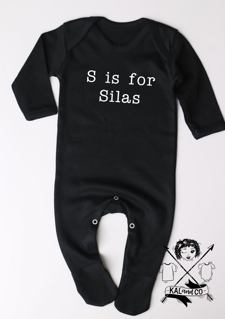 Personalized baby jumpsuits from Kal & Co make great baby shower gifts