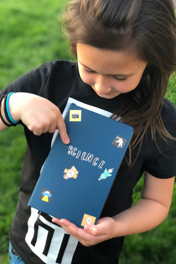 Screen free activities: How to make your own science journal for kids | Cool Mom Picks | © Kristen Chase