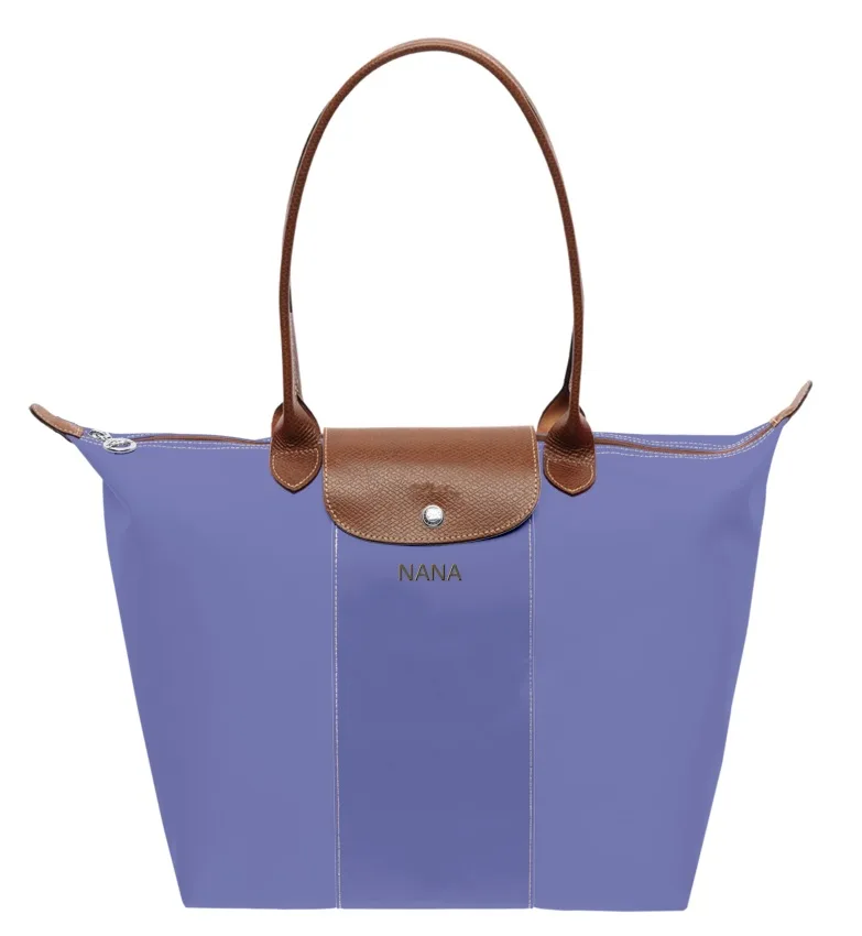 Personalized Longchamp tote with her name or monogram: The best perrsonalized gifts for grandmas for Mother's Day
