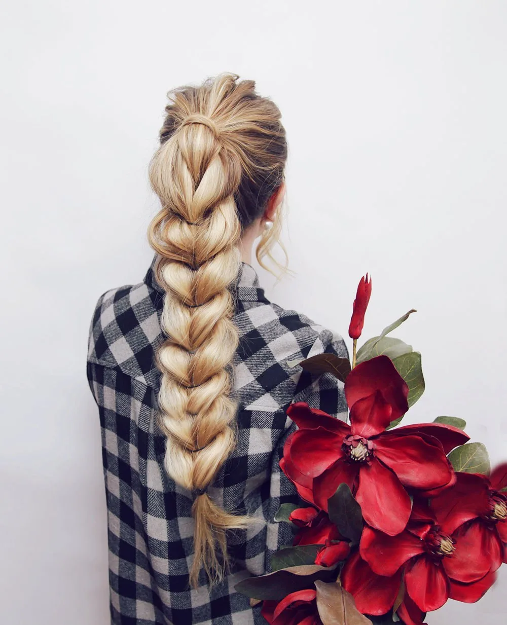 Hair braiding tutorials: Pull Through Braid at Kassinka