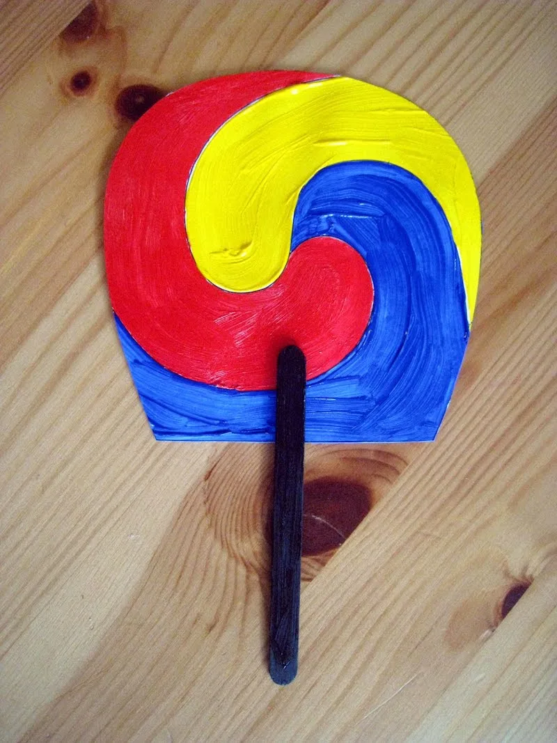 Olympics Crafts for the kid: PyeongChang torch at Twenty Five Things
