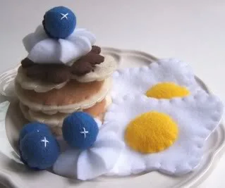 Cool felt play food - CMP does etsy