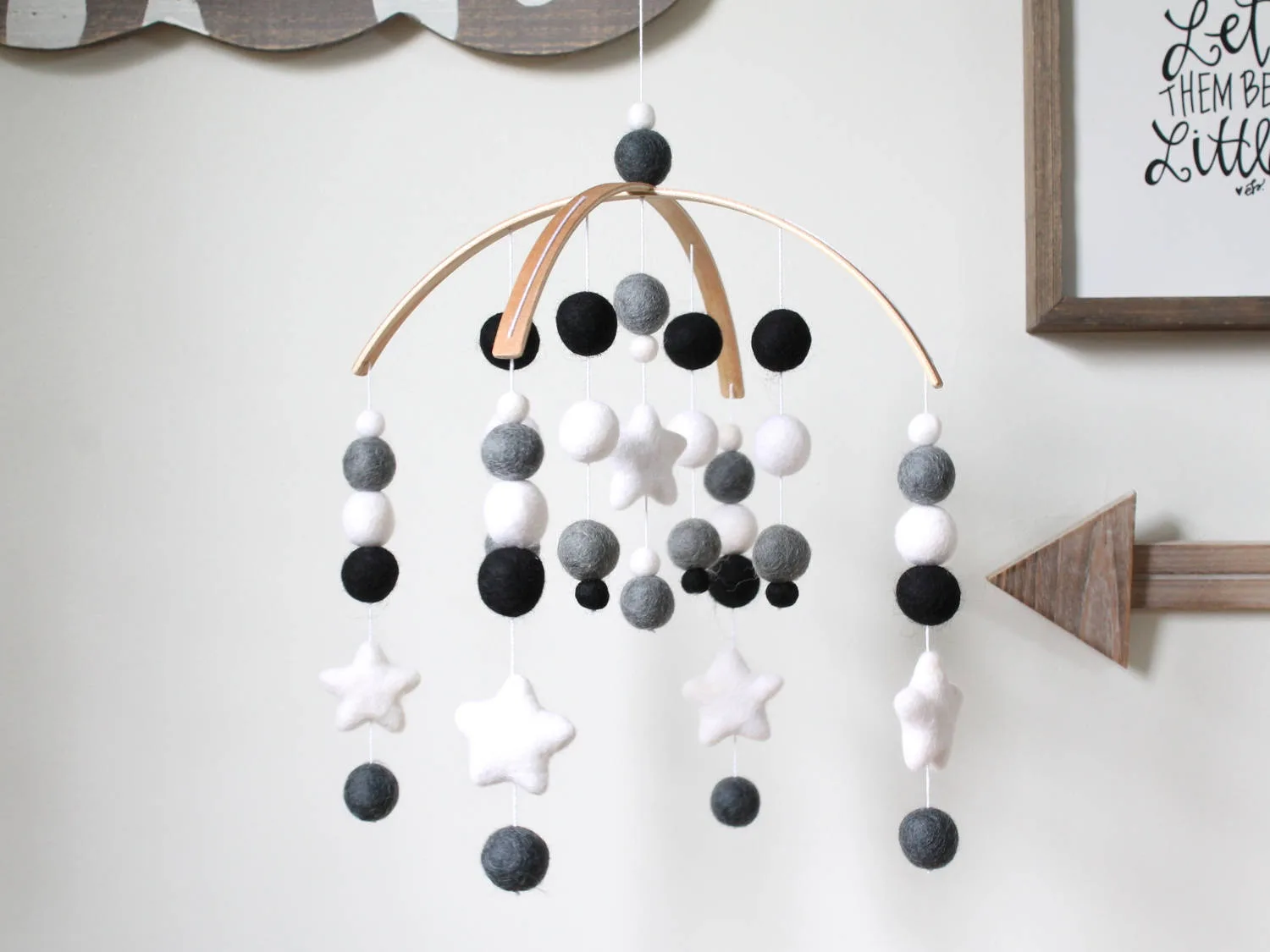Black and white baby gifts: A fabulous handmade felt mobile from the Rainbow Barn