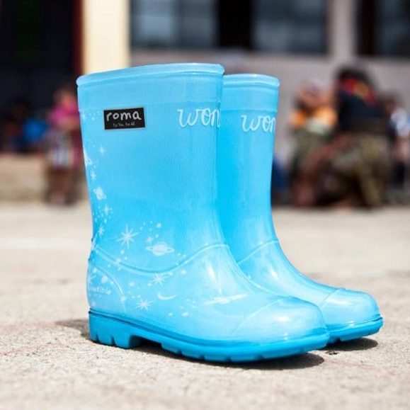 Gifts for Wonder fans: The Roma Wonder Rainboots support kids in need by donating a pair + a portion of profits for every pair sold Gifts for Wonder fans: The Roma Wonder Rainboots support kids in need by donating a pair + a portion of profits for every pair sold