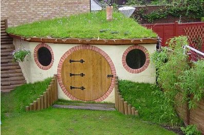 13 of the most outrageous playhouses: Don't show your kids!
