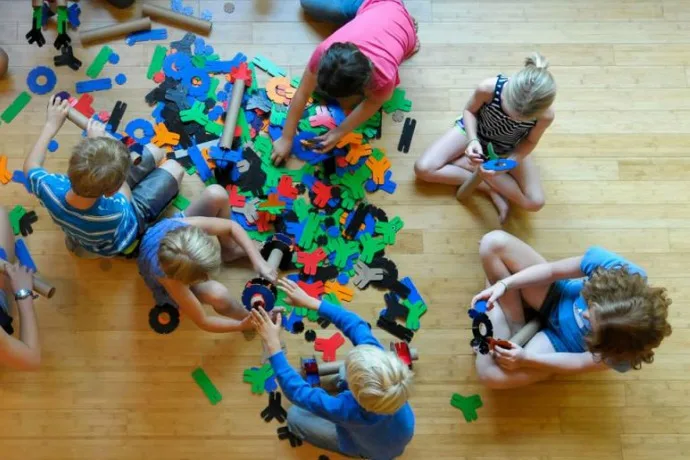 YOXO toys: Creative toy idea for kids that runs on imagination, not batteries