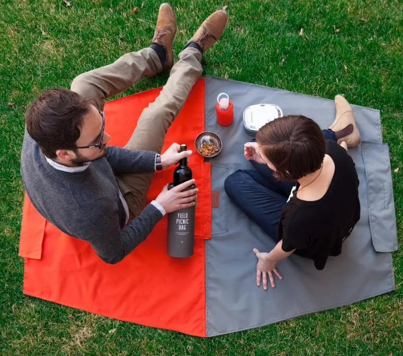 The portable picnic blanket
