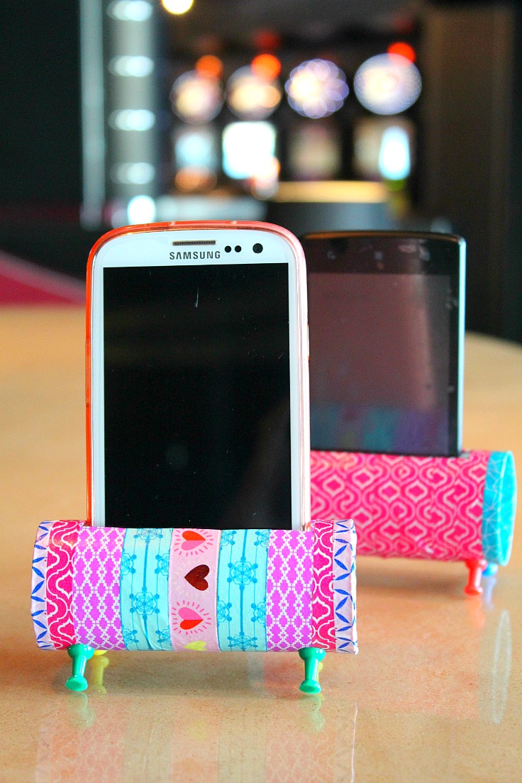 Make a phone stand for Mothers Day with instructions from Easy Peasy Creative Ideas