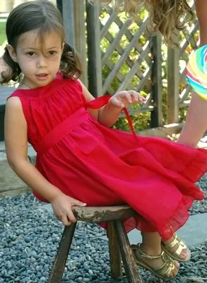 Just in time, the children's Christmas dress I've been looking for