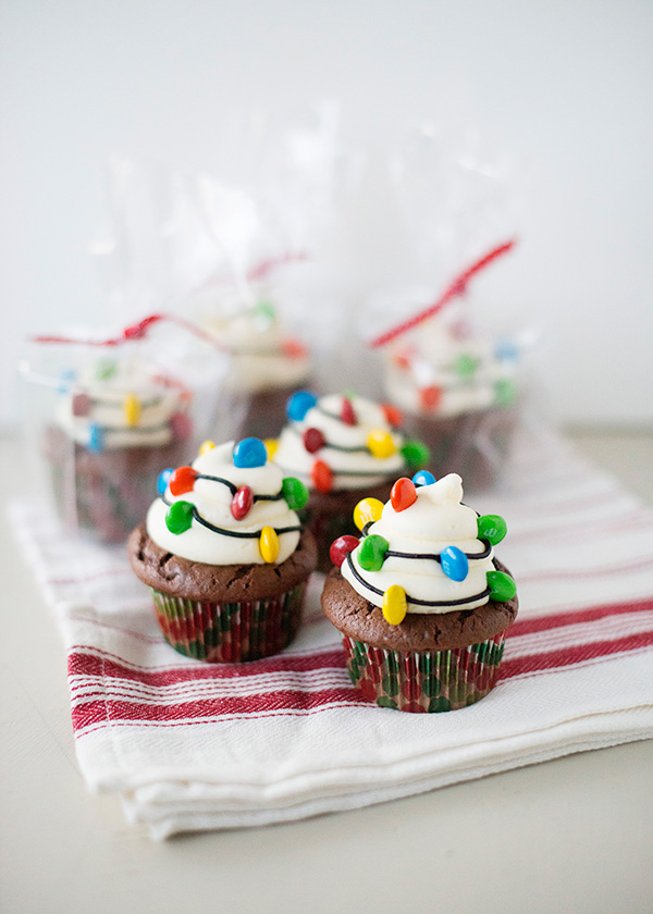 Stranger Things party ideas: Christmas Light Cupcakes | Baked Bree