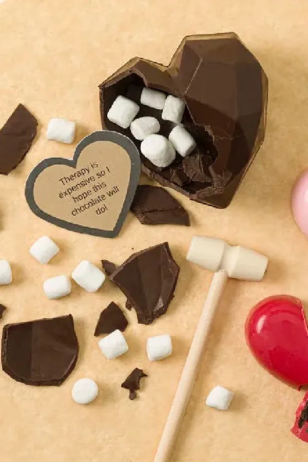 Best gifts for girlfriends: A class in how to make a vision board