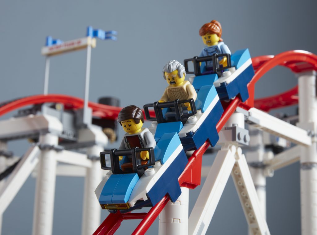 the new LEGO Creator Expert Roller Coaster set has 4,124 pieces!